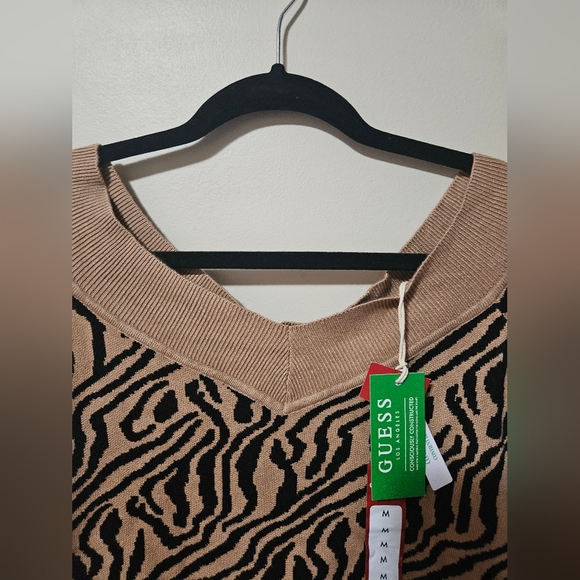 BNWT Guess sweater. - Picture 2 of 3